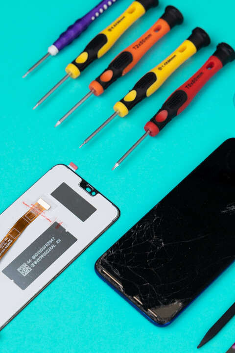 TYÖKALUT JA VARAOSAT