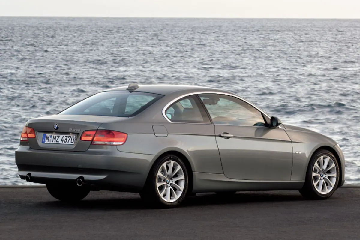 bmw-320-i-coupe