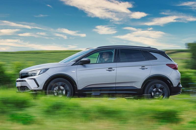 Opel Grandland 2017 silver side