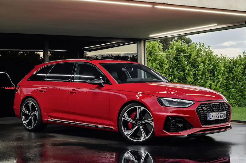 Audi A4 Avant rood front view side