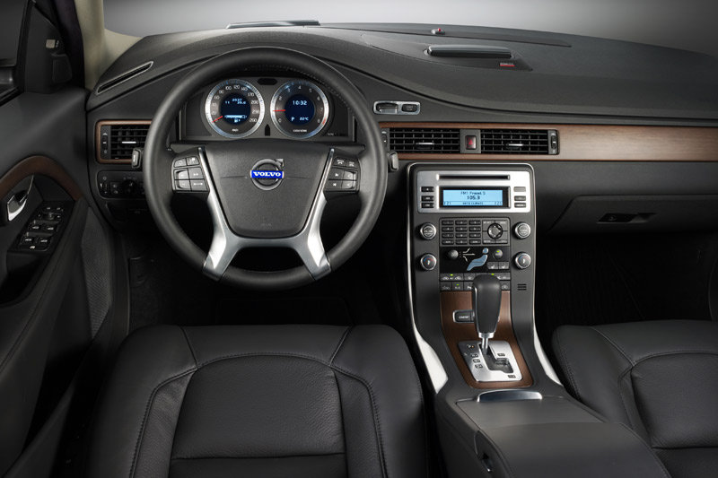 Volvo S80 Sedan Interior