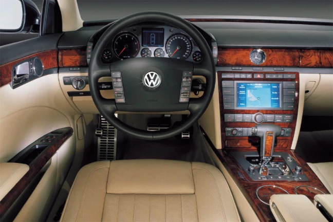 Volkswagen Phaeton Sedan Interior