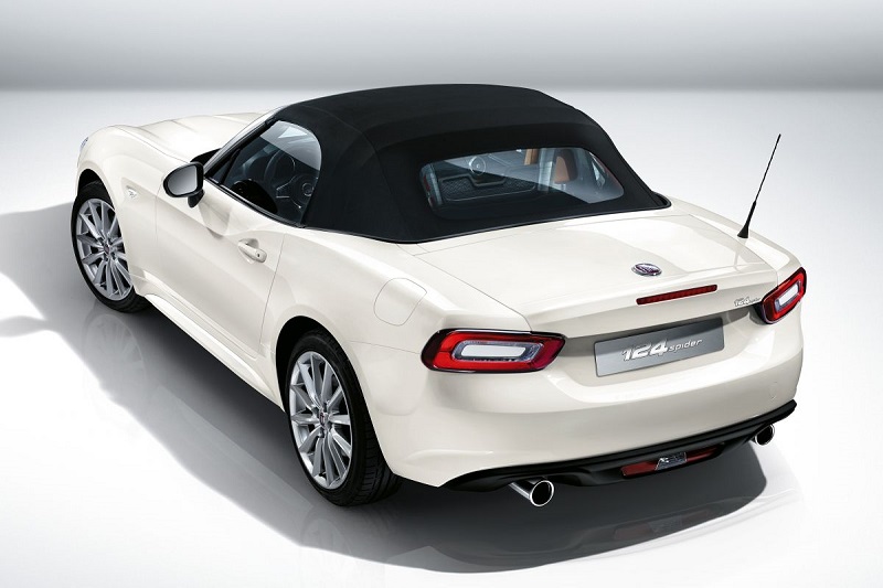 Fiat 124 Cabrio softtop Rear