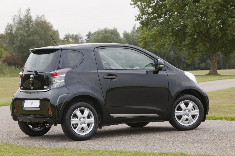 Toyota iQ Hatchback Handgeschakeld 1.0 VVTi Black Edition Rear