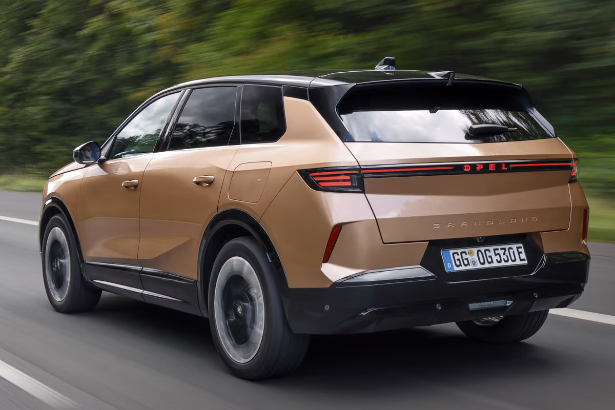 Opel Grandland 2024 copper rear