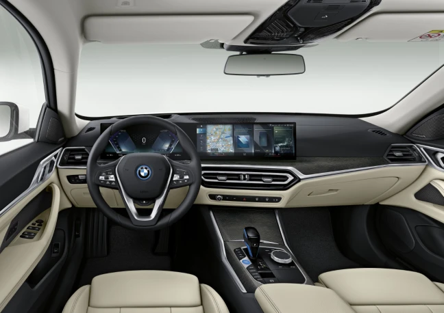 BMW i4 Hatchback Automaat Interior