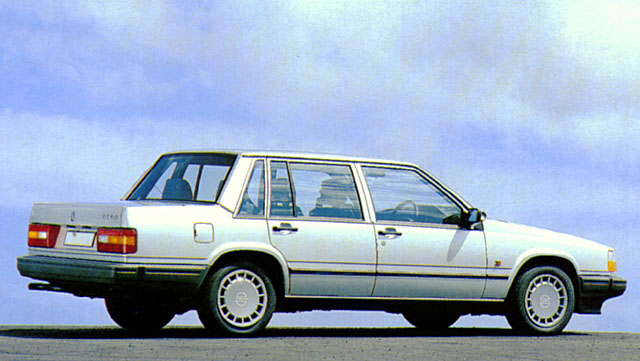 Volvo 740 Sedan Interior