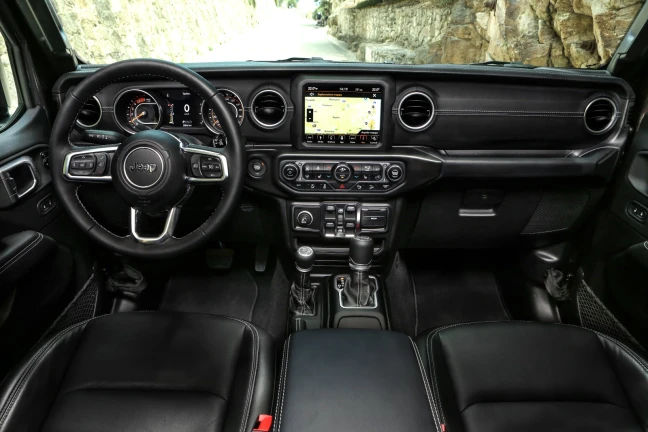 Jeep Wrangler Cabrio softtop Automaat Interior