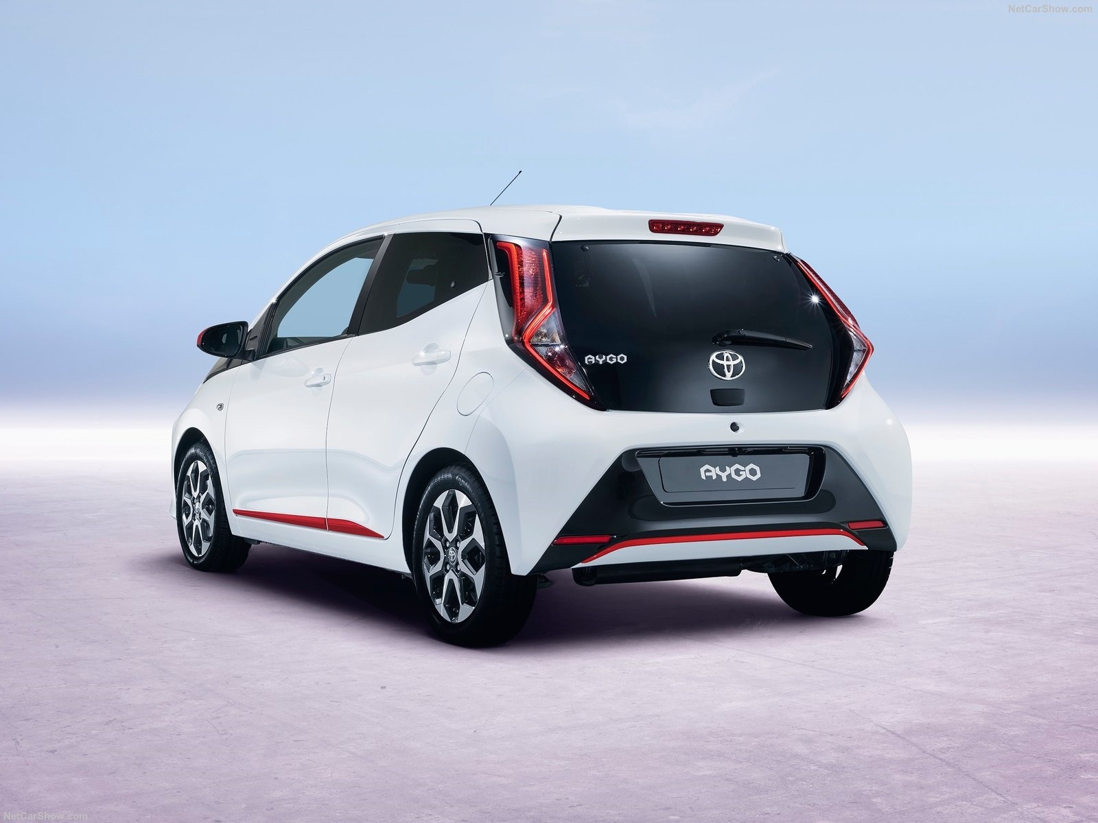 Toyota Aygo Hatchback 1.0 VVT-i x-first Rear