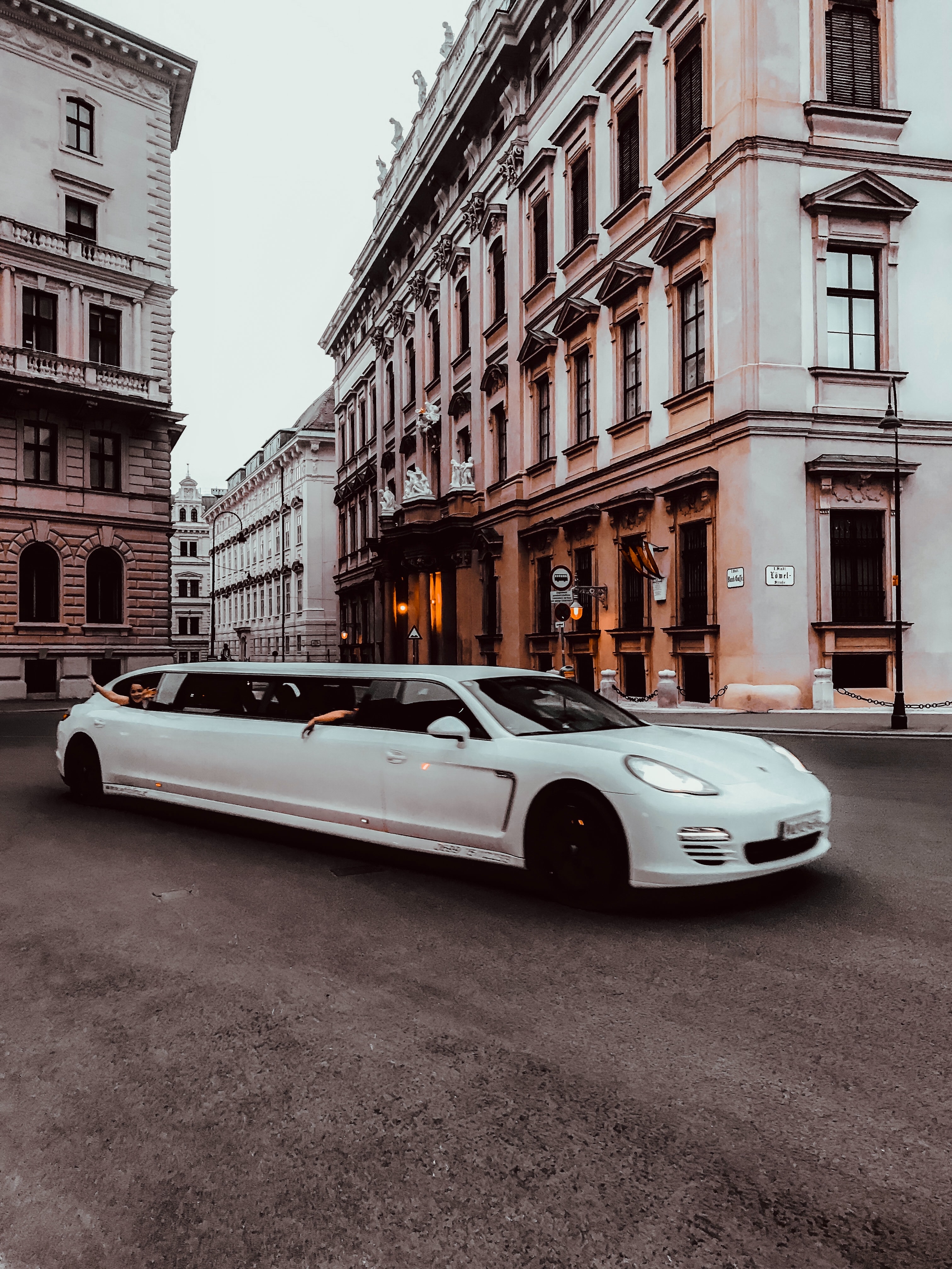 'Stretch limo'