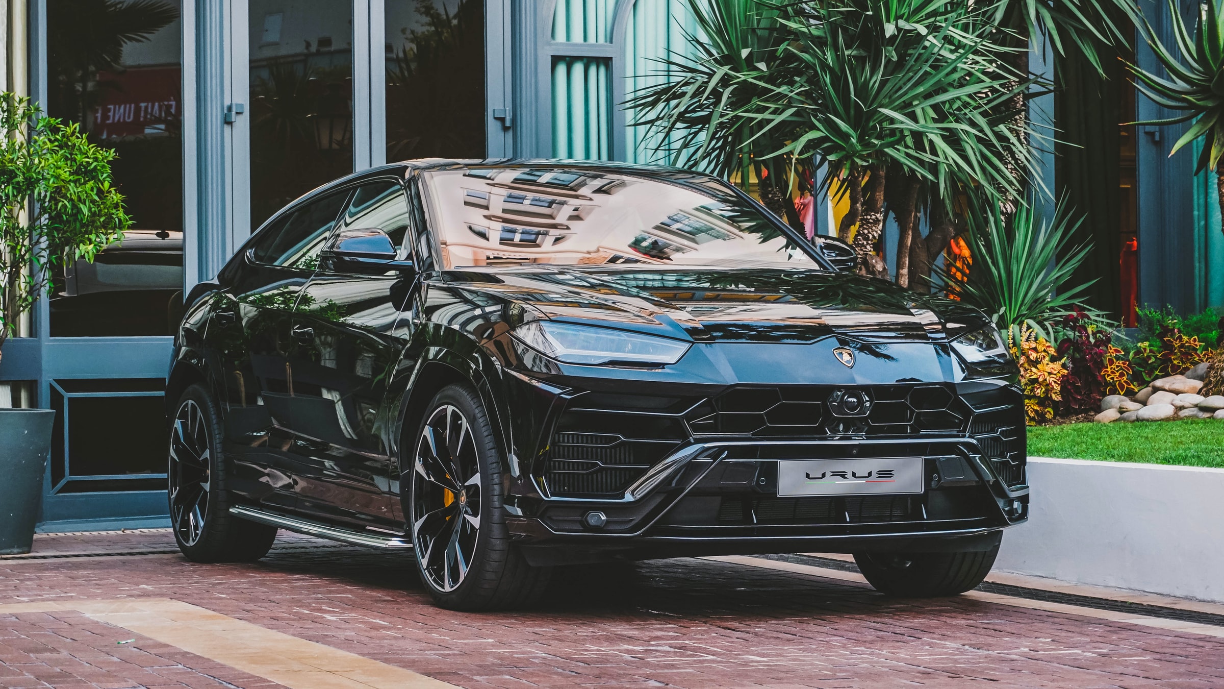 Lamborghini Informatie en prijzen | Autotrack.nl