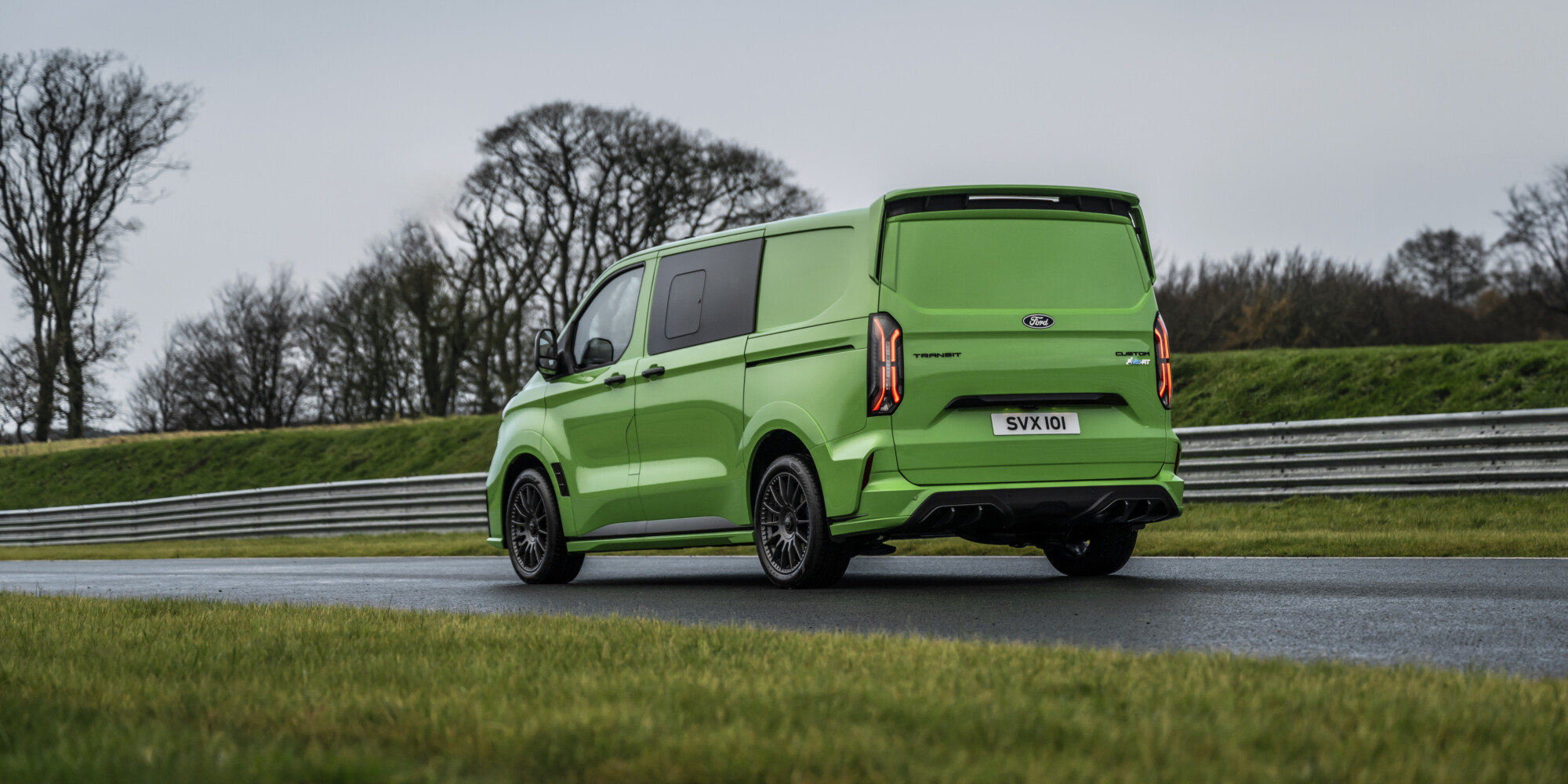TRANSIT CUSTOM MS-RT EXTERIOR 06