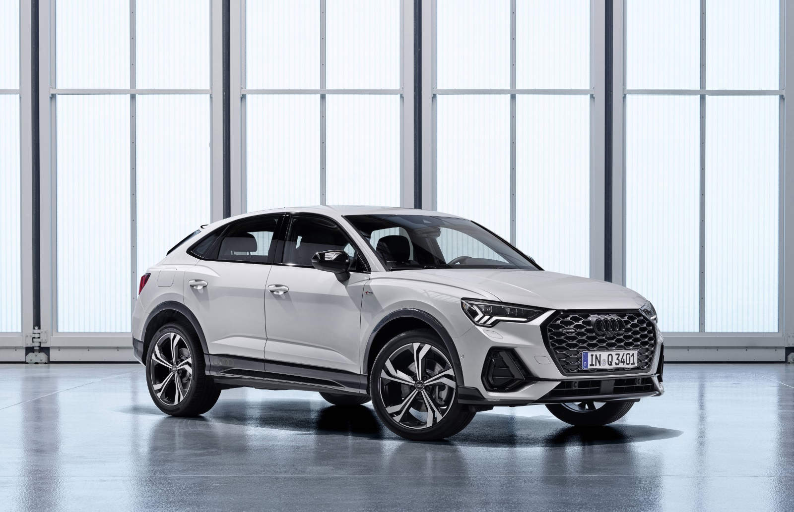 Audi Q3 SUV Automaat Model,Front
