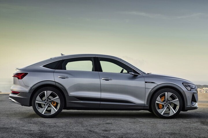 Audi e-tron Sportback silver side