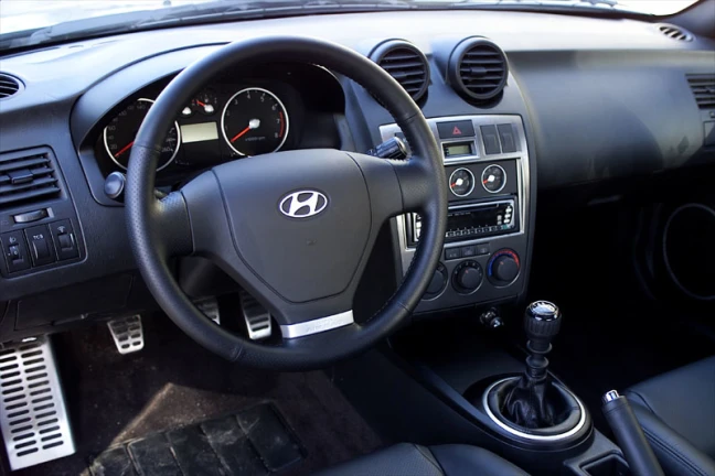 Hyundai Coupé Interior