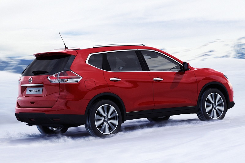 Nissan X-Trail SUV Rear
