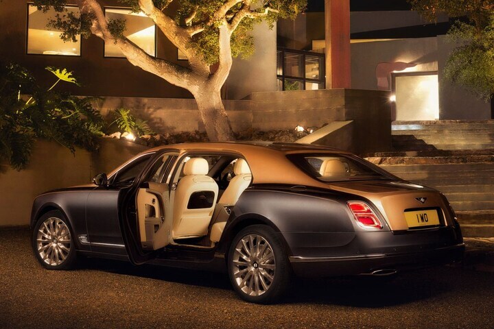 bentley mulsanne rear blue 2017