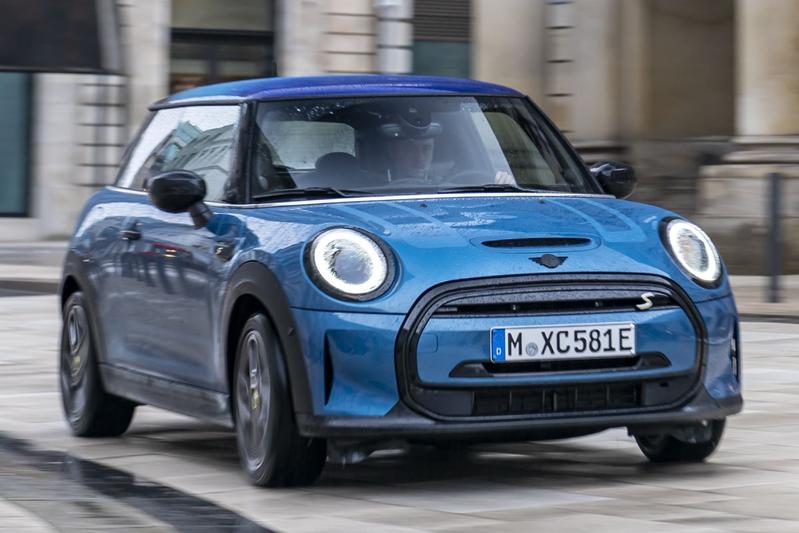 Mini Electric blauw front view