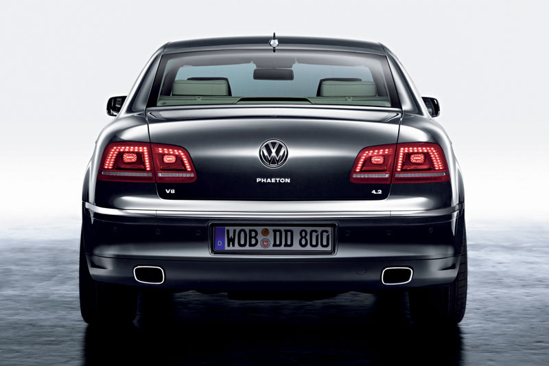 Volkswagen Phaeton Sedan Automaat Rear