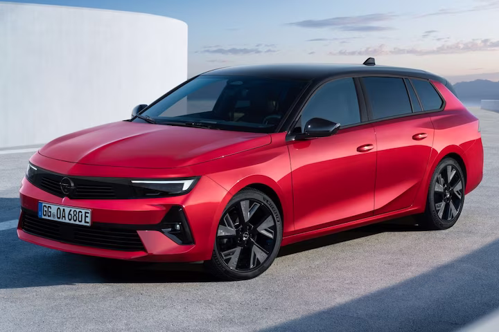 Opel Astra Sports Tourer Electric 2023 red front