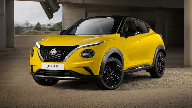 JUKE MC 2024 - Exterior iconic yellow body color - N-Sport - front side view Image-source