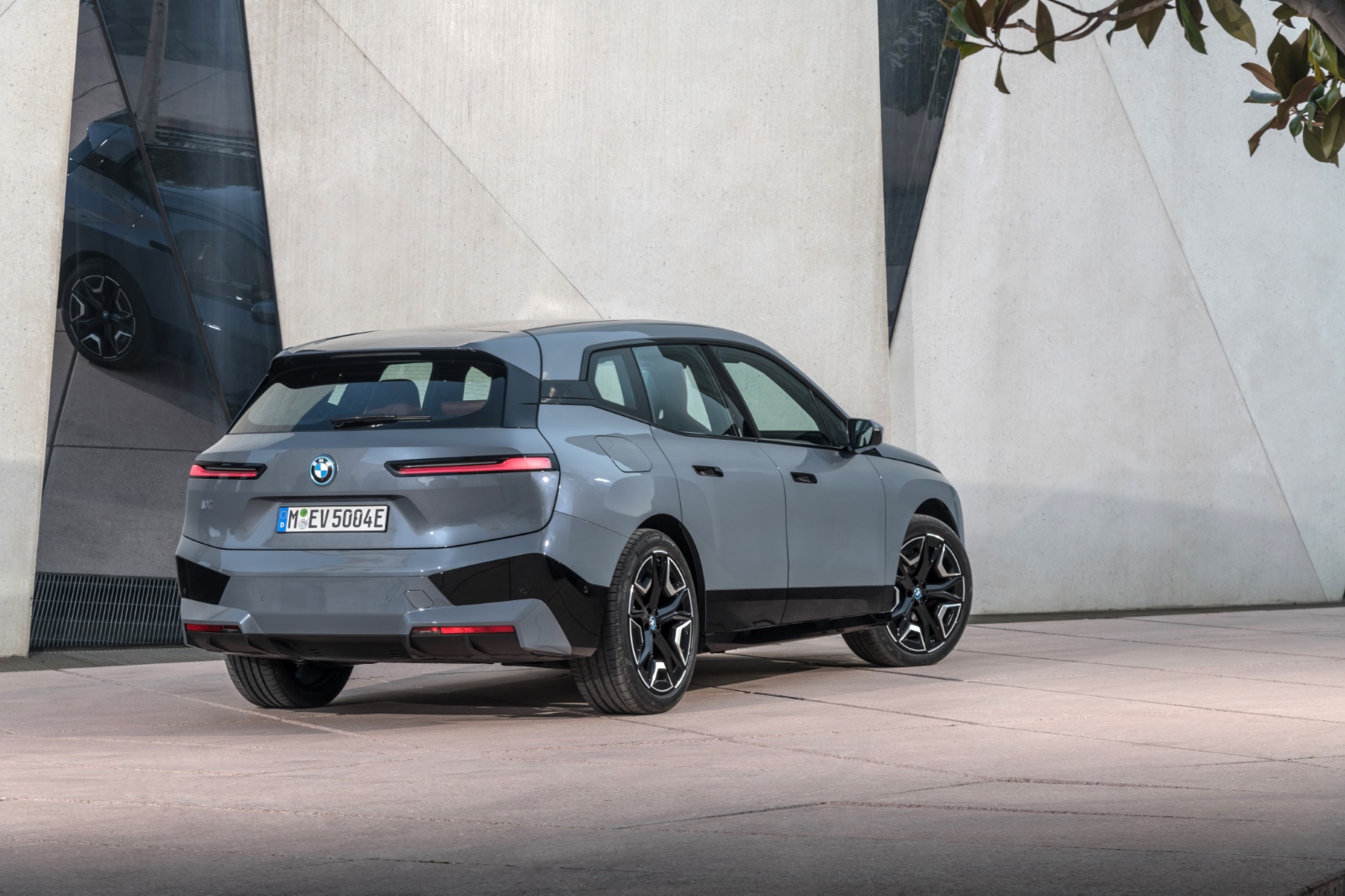 BMW iX SUV Automaat Rear