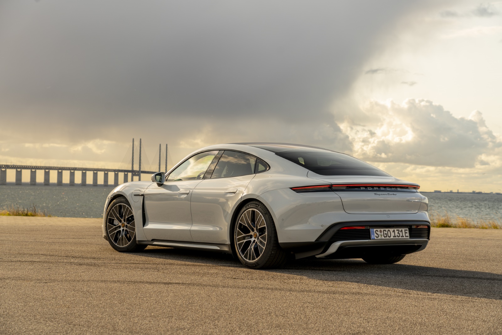 Porsche Taycan Sedan Automaat Rear