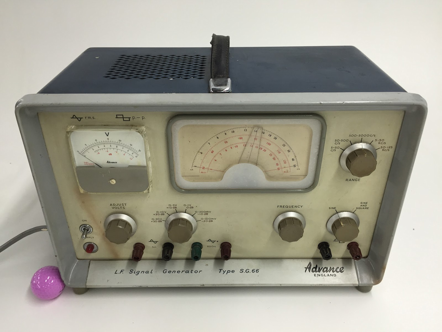 Signal Generator. Circa 1960's. Bob's Bits
