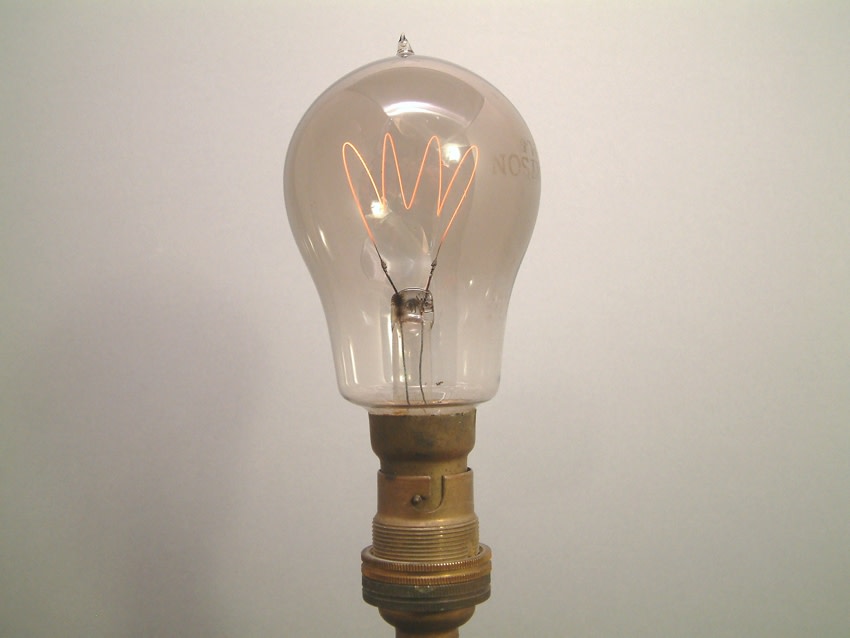 Antique light bulb - carbon filament ca.1907 | Bob's Bits