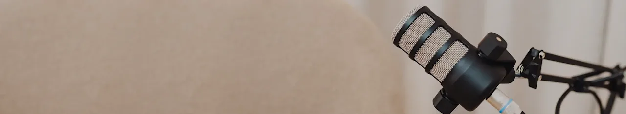 Pressroom hero background desktop