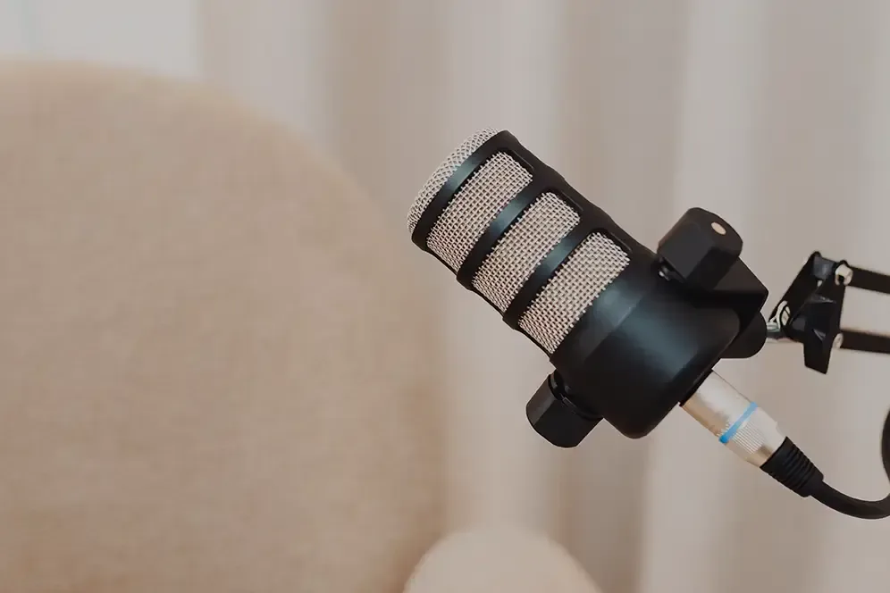 Pressroom hero background desktop