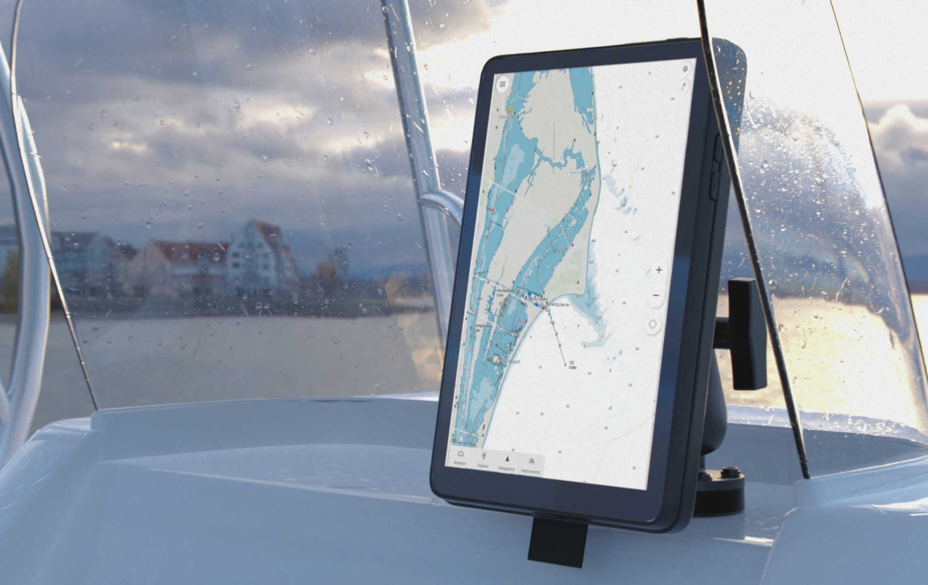 Display 2 navigation in boat