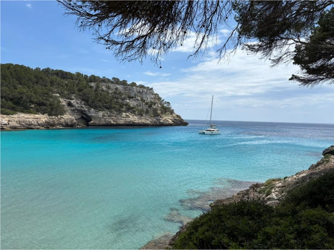 A secluded beach. Photo: José María Serra Cabrera.