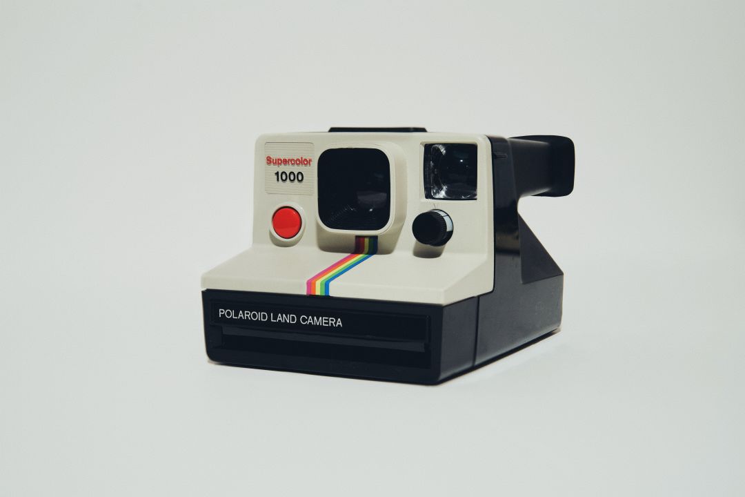 polaroid title