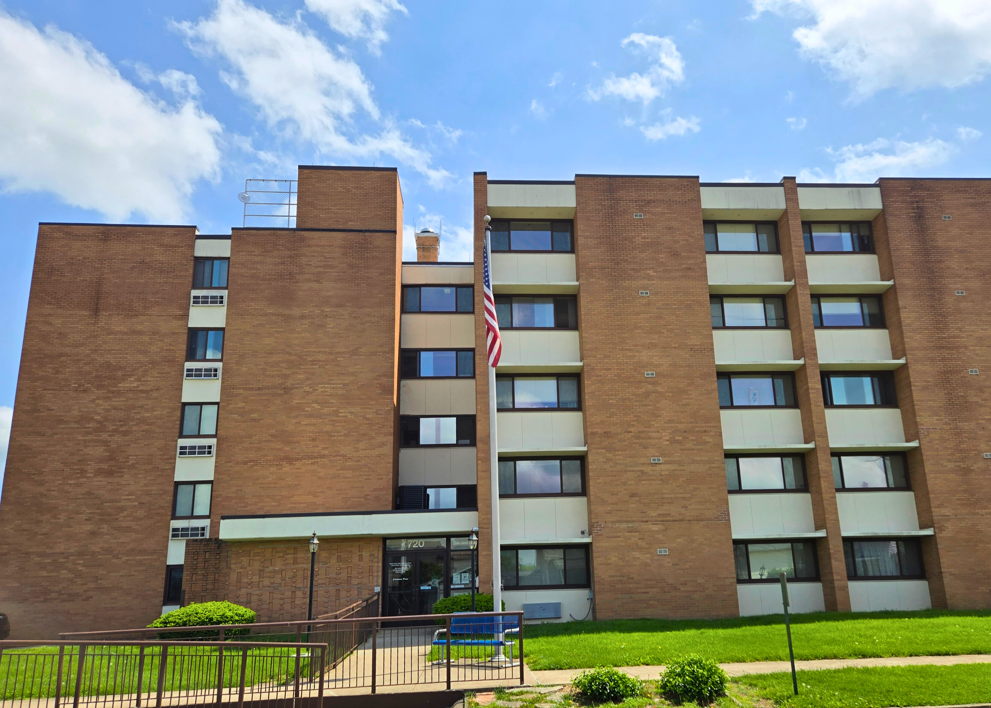 Washington Street side of Christensen House.