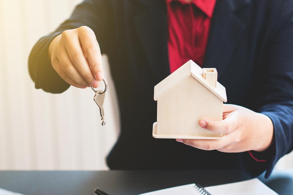 6 Key Reasons to Consider Home Insurance While Buying a House