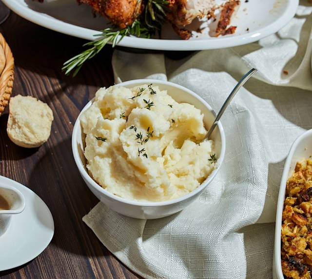 Easiest Thanksgiving Dinner: What to Buy & What to Make | DoorDash Blog