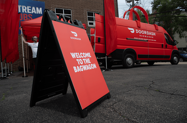 Dx DoorDash BagWagon Carousel Item 11