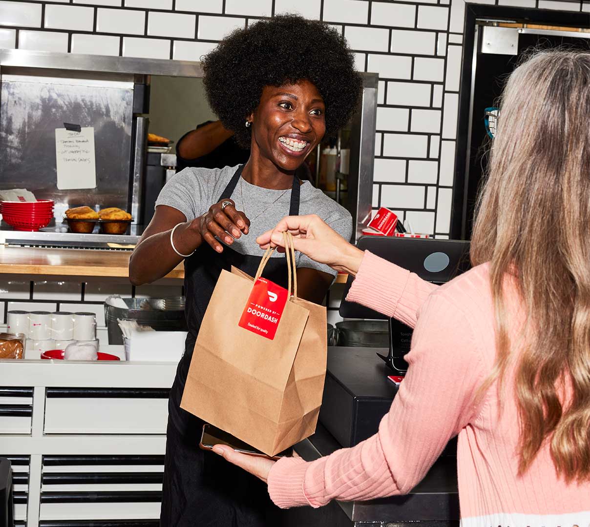 Dx Blog - How to Pick Up a DoorDash Order: Finding Your Way Around Any Restaurant - counter pickup