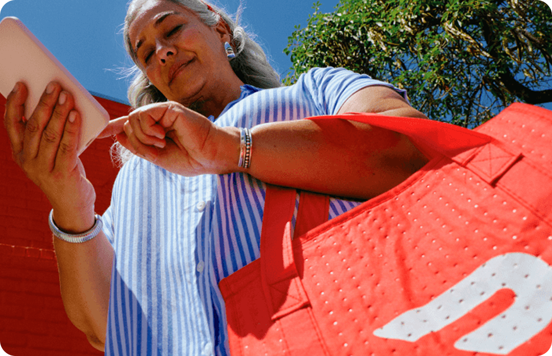 Dx - Woman with phone