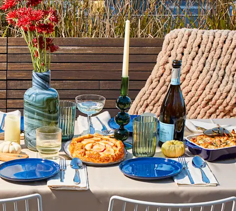 CxBlog-DD-Thanksgiving-Outside-Vibe