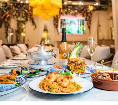 Mx - Farmhouse Kitchen - featured image