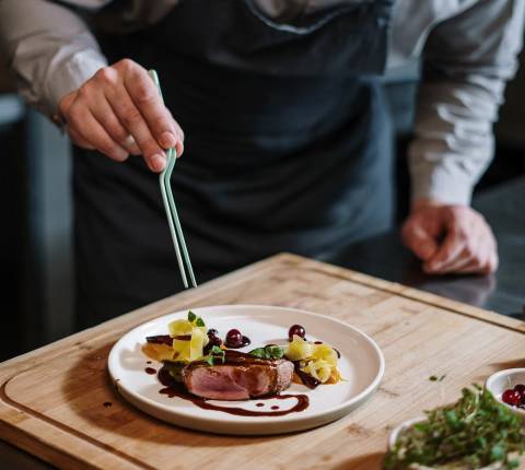 Mx Blog - NEXT insurance hero - chef server plating steak