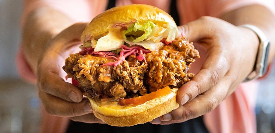 Roch Le Coq partners with DoorDash for delivery and pickup, third-party and first-party orders.