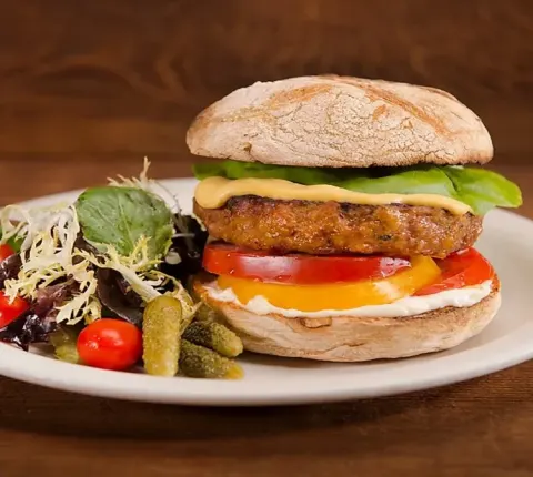 urth caffe - turkey burger