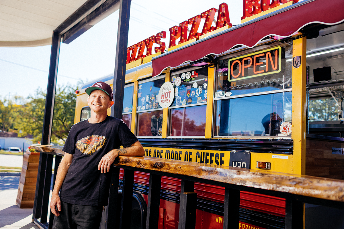 Mx - Izzy's Pizza - Header