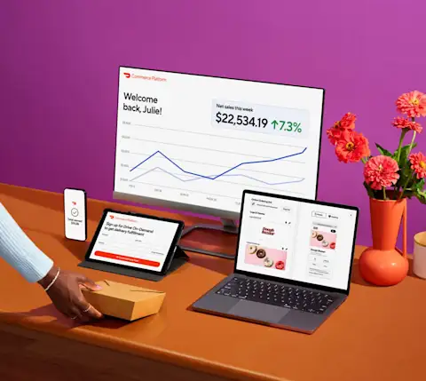 Mx Blog What Is a Restaurant Commerce Platform - Inline Image 2 - screens w/ takeout box