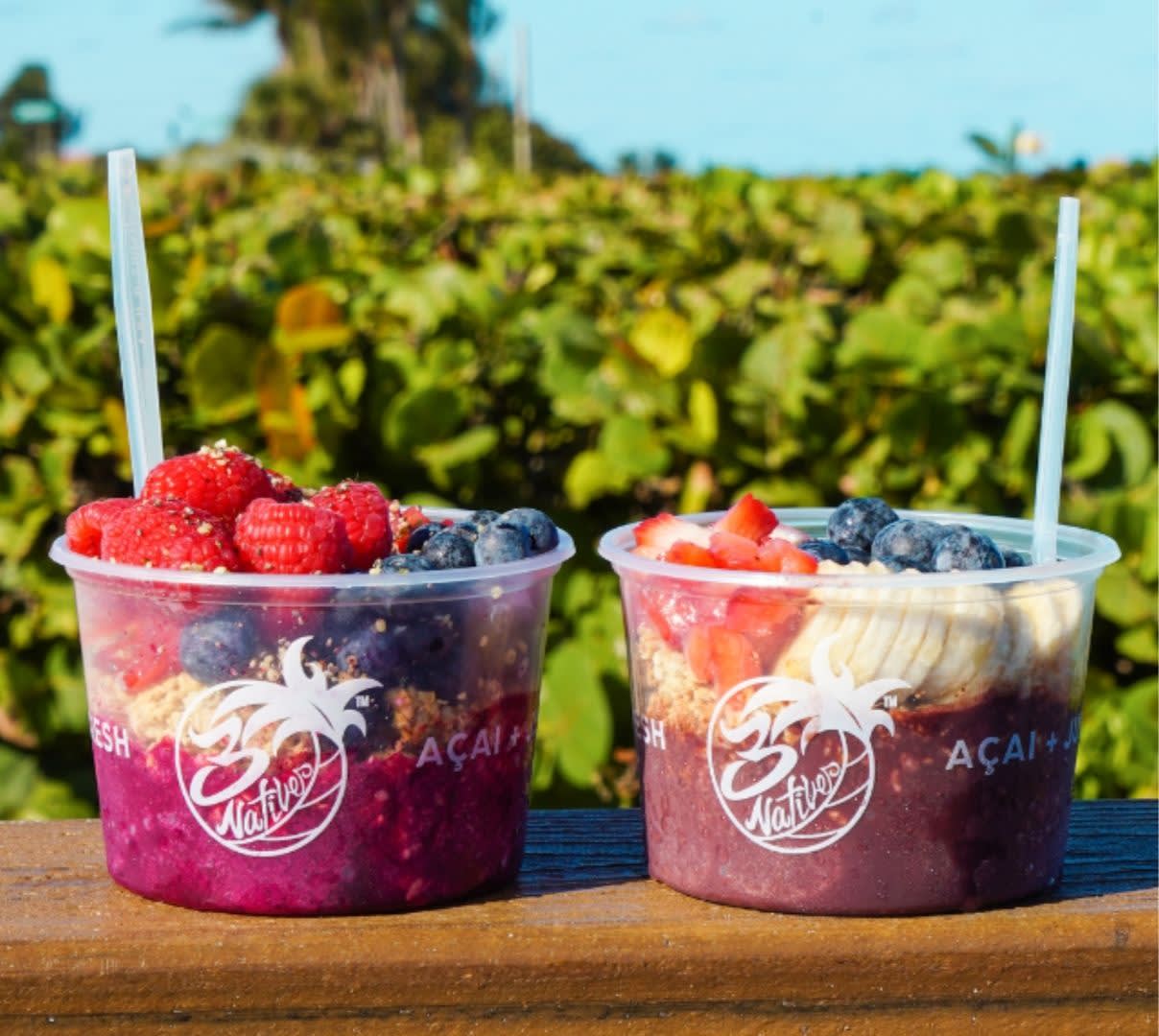 Mx - Products - Commerce Platform - Success Story Carousel - 3 Natives