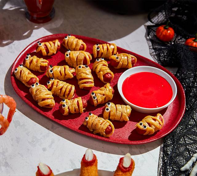 Classy-Meets-Spooky Halloween Party Food & Decor Ideas | DoorDash Blog