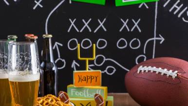 Mx Blog (US/CA/AU/NZ)- The Best Football Promo Ideas for Bars and Restaurants - football and beer